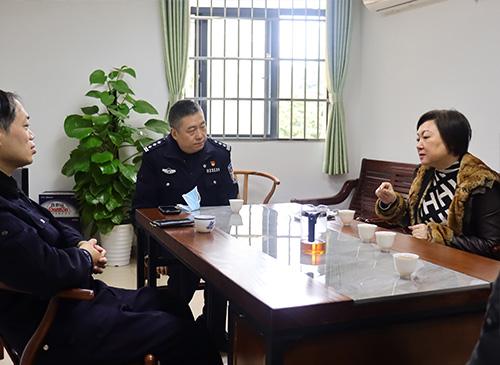 加强党建共建，亲昵警企关系